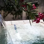 Koine Hotel