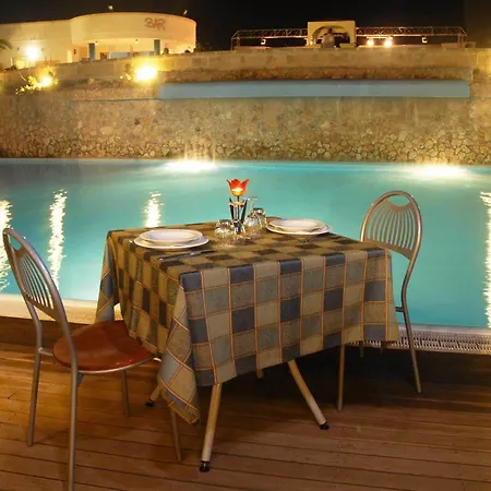 Koine Hotel 4*