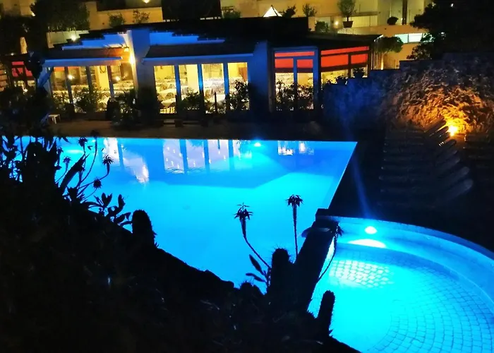 Готель Club Koine 4*