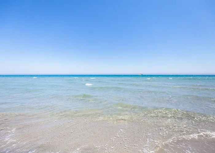 Club Koine Готель