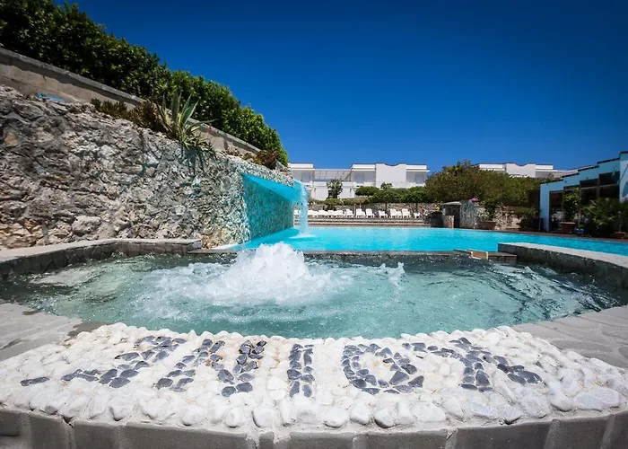 Club Koine Готель 4*