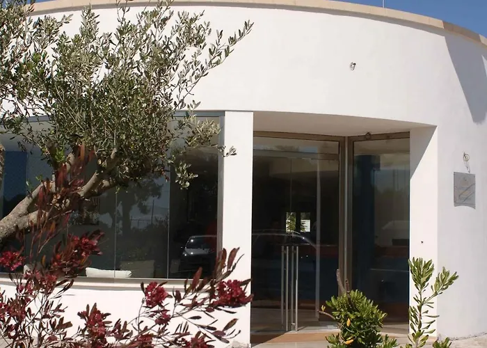 Club Koine Готель Отранто