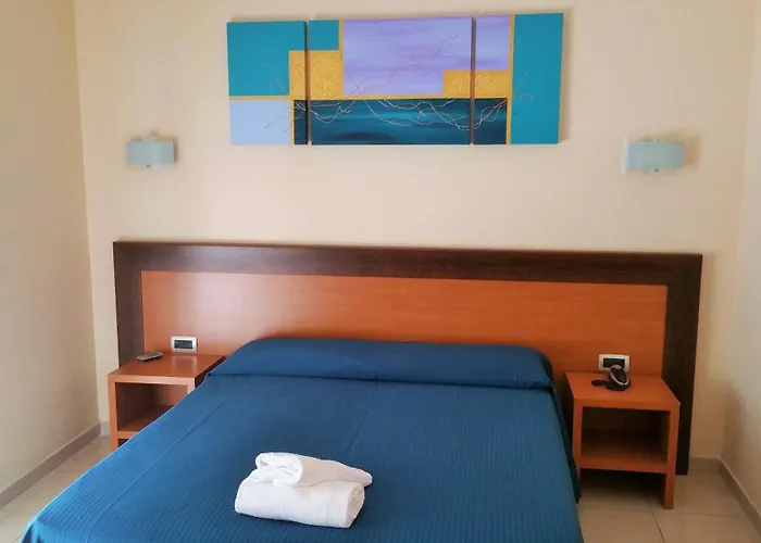 Club Koine Готель 4*